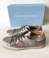 Philippe Model Sneaker silber metallic  Gr. 40 Schuhe Damenschuhe Nordrhein-Westfalen - Steinhagen Vorschau
