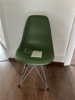 Vitra Eames Plastic Side Chair DSR (neue Höhe) grün Forest Frankfurt am Main - Ostend Vorschau