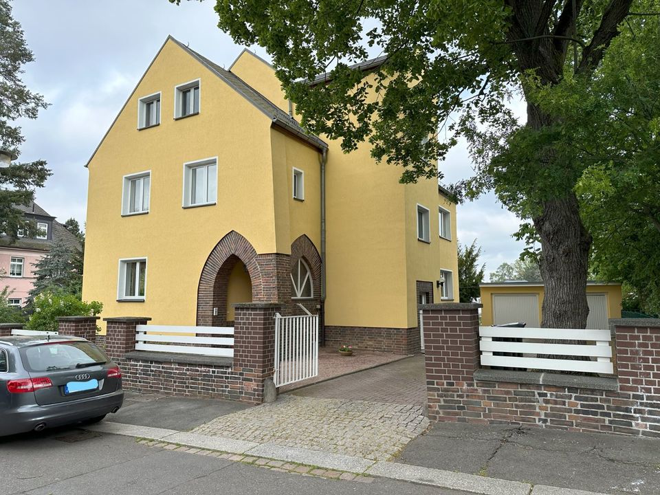 Freundliche 4-Zimmer-Erdgeschosswohnung mit Terrasse und Garten in Chemnitz
