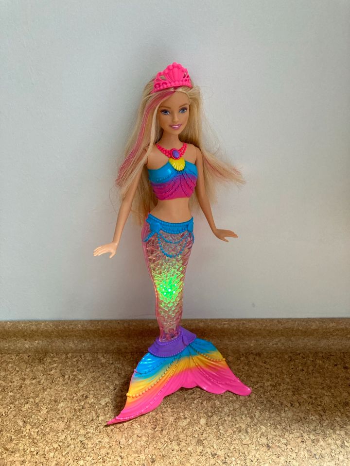 Barbie Meerjungfrau Rainbow lights Regenbogen in Westerwalsede