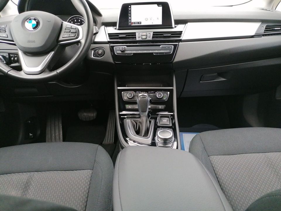 BMW 225 Active Tourer xe iPerformance Navi LED Schei in Magdeburg