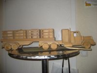 Biospielzeug Spielzeug LKW mit Hänger Holzspielzeug ca. 70 Teile Nordrhein-Westfalen - Moers Vorschau