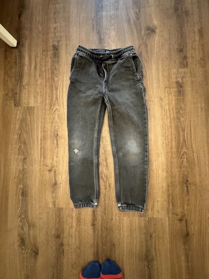 Gap Hose Jogger weich 122-128 stylisch bequem in Hamburg