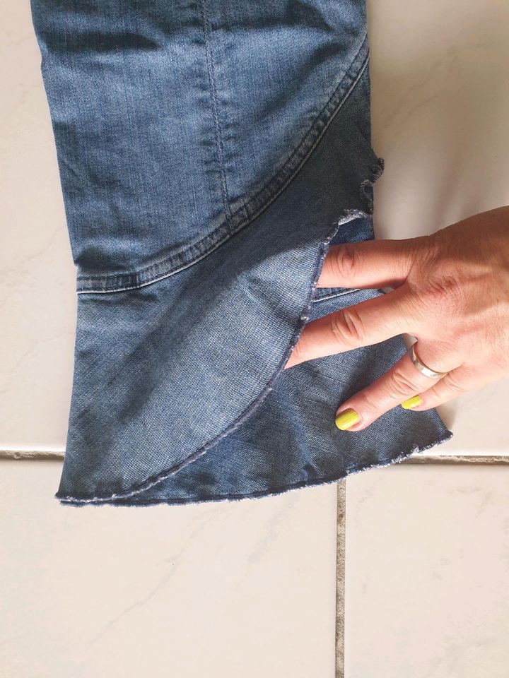 ♡verspielte Sommer Stretchjeans 7/8 mit Rüschen  wNEU in Haan