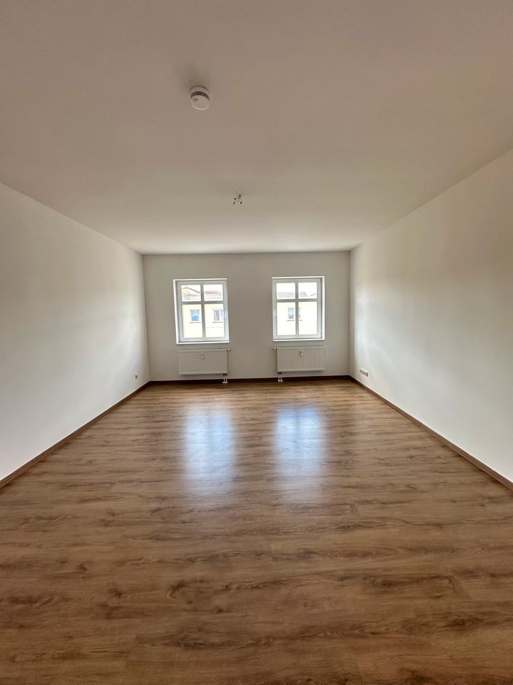 Große 3-Raum-Wohnung mit Einbauküche in Neustrelitz
