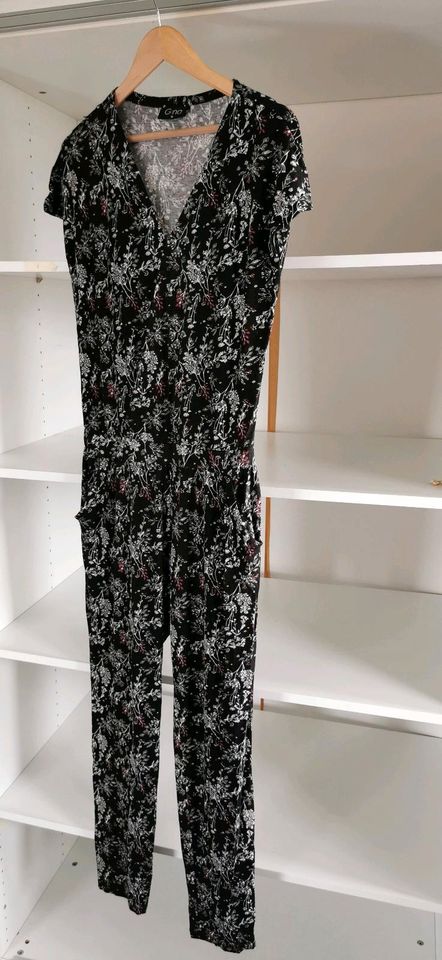 Jumpsuit florales Muster in Lemgo