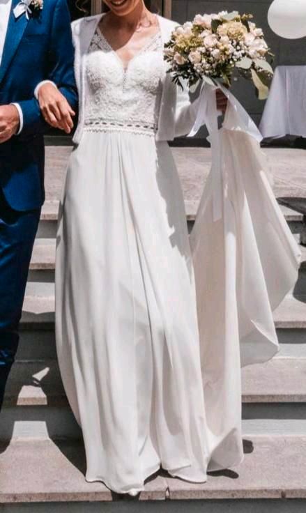 Hochzeitskleid, Brautkleid mit Rückenausschnitt Bianco Evento in Köln