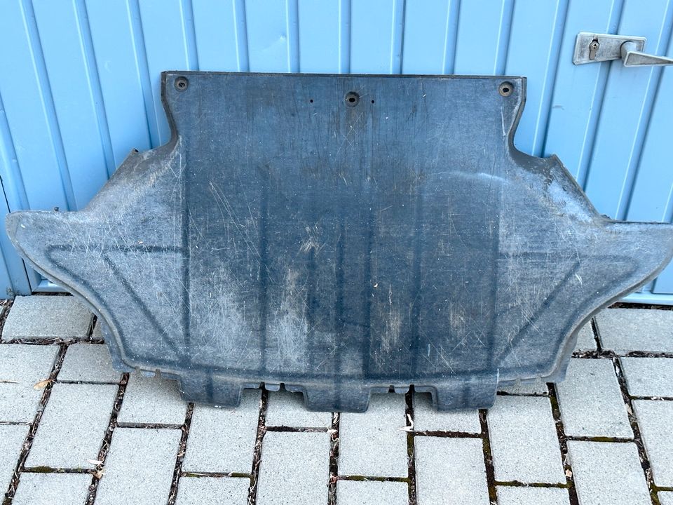 Original Audi 80 B3 Unterbodenschutz (Versand inklusive) in Wetzlar