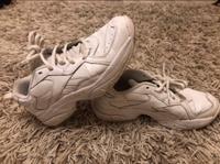 Reebok Sportschuhe Gr. 35 weiß Altona - Hamburg Iserbrook Vorschau