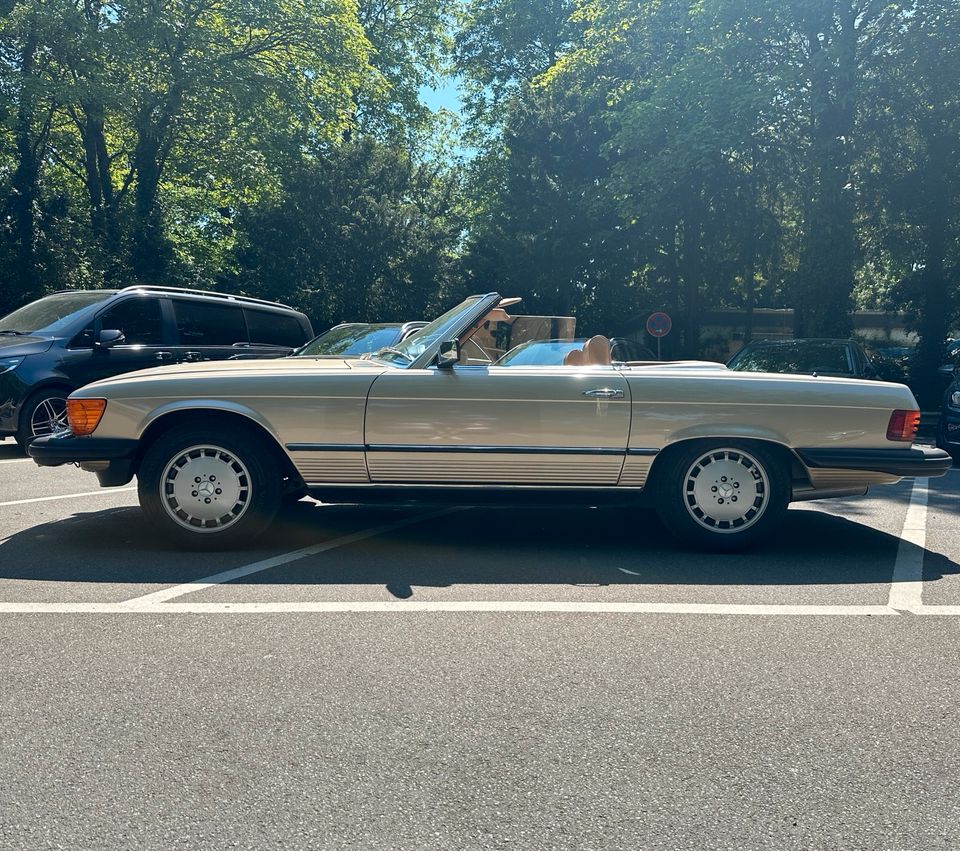 Mercedes Benz R107 SL380 Champagner / H-Kennzeichen in Hamburg