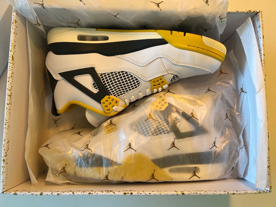 Nike Air Jordan 4 Vivid Sulfur 44.5 DS in Berlin