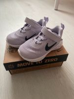 Nike Schuhe Größe 21 NEU Farbe lila/Flieder Hessen - Wiesbaden Vorschau