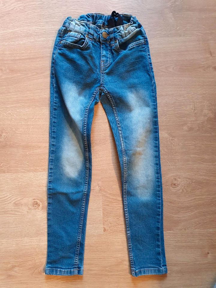 Jeans Gr. 128 Jungen in Kesselsdorf