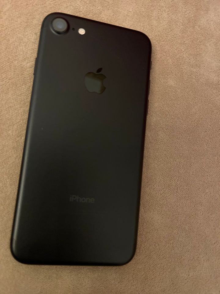 iPhone 8 von Apple in Mönchengladbach