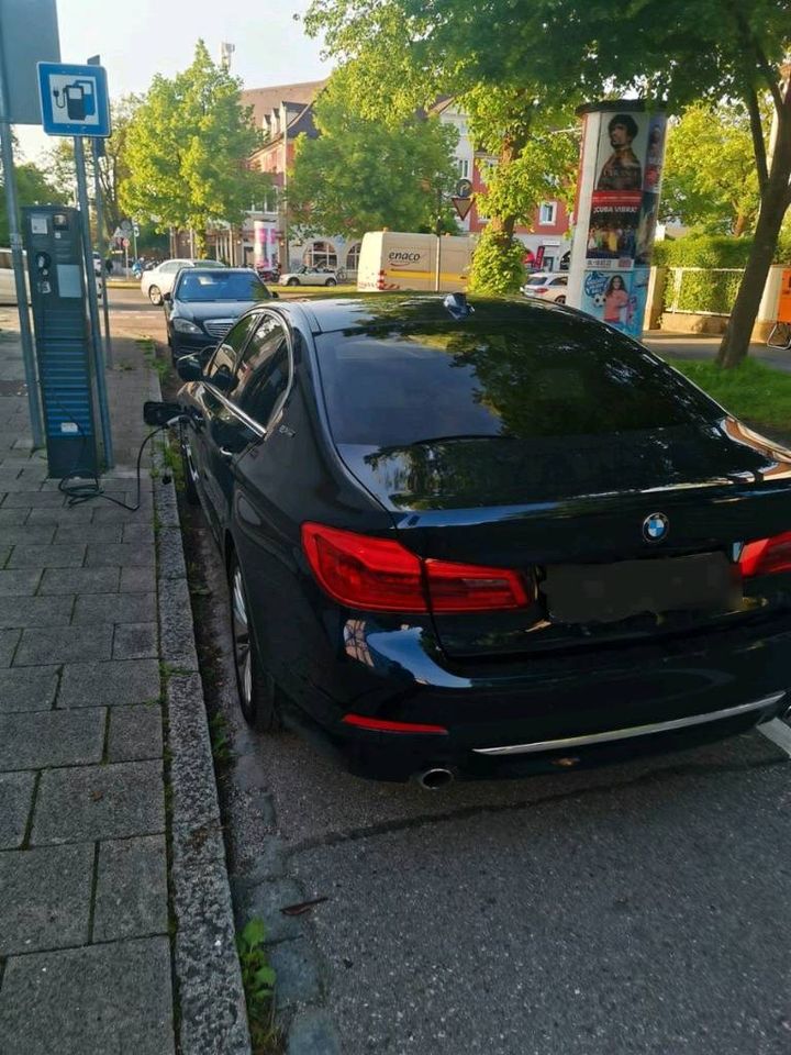 BMW 530e iPerformance- Luxury Line-Neu TÜV in München