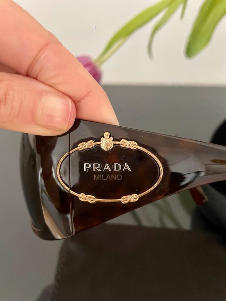 PRADA | große Vintage Shield Sonnenbrille | Horn in Frankfurt am Main