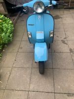 Verkaufe Vespa Pk s lusso mit Papiere und Schlüssel Hessen - Rüsselsheim Vorschau