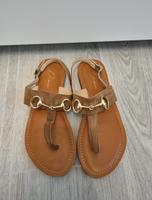 Di Nuovo Zehentrenner Sandalen braun Leder Nordrhein-Westfalen - Kamen Vorschau