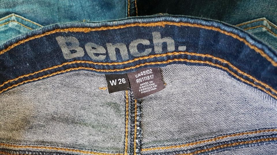 Sugar & Spice & BENCH Jeans Shorts S & 26 (36,27) Hose kurz blau in Hamburg