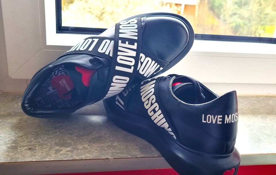 Love Moschino Sneaker-Schuhe Damenschuhe neu gr 39 in Bruchsal