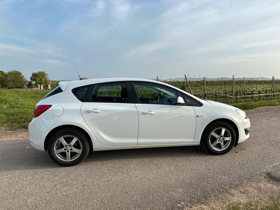 Opel Astra J 1.4 in Hohen-Sülzen