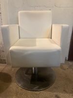 2  Friseur Stühle in weiß aus Leder mit Hydraulik Innenstadt - Köln Altstadt Vorschau