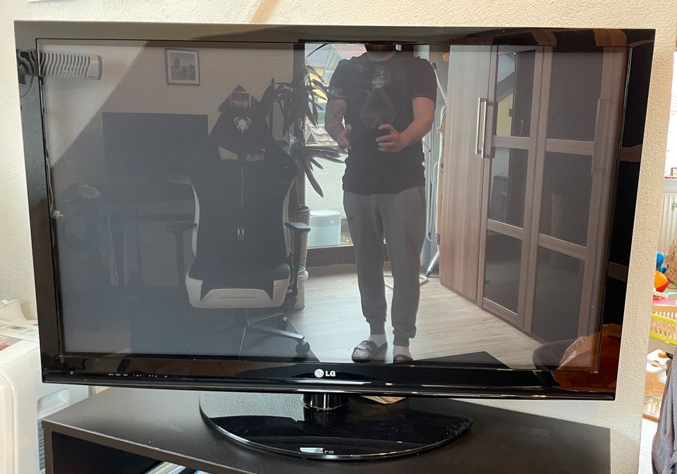 LG HD -TV 50“ in Gundelsheim