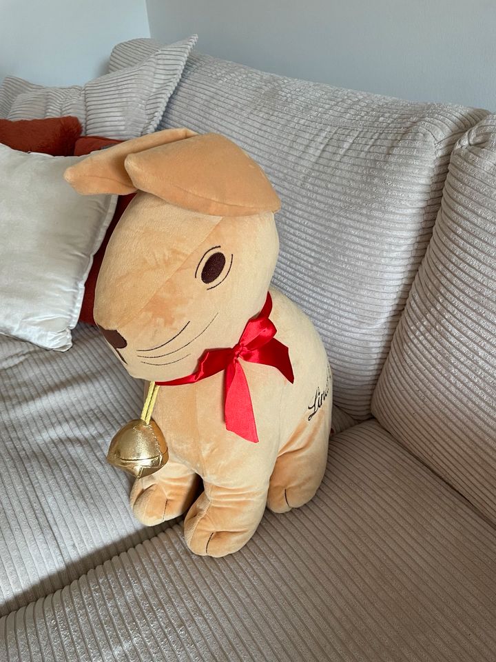 XXL Lindt Osterhase in Leverkusen