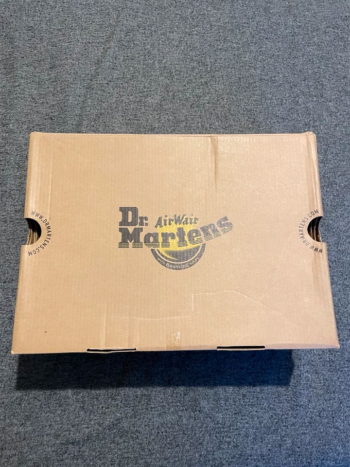 Dr. Martens Winchester Oak Temperley Schnürrstiefel, Gr. 42 in Berlin