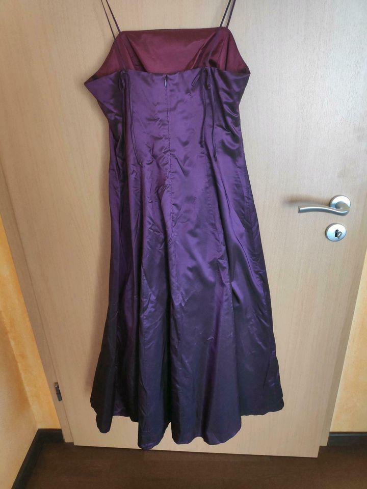 Chou Chou Abendkleid, weinrot/lila, Gr. 40, ungetragen!!! in Zeilarn