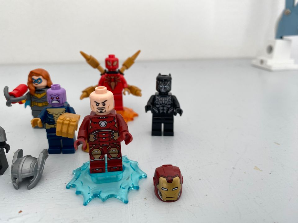 Konvolut Lego DC Avengers 9 Minifiguren Thor Thanos Robin in Gaggenau