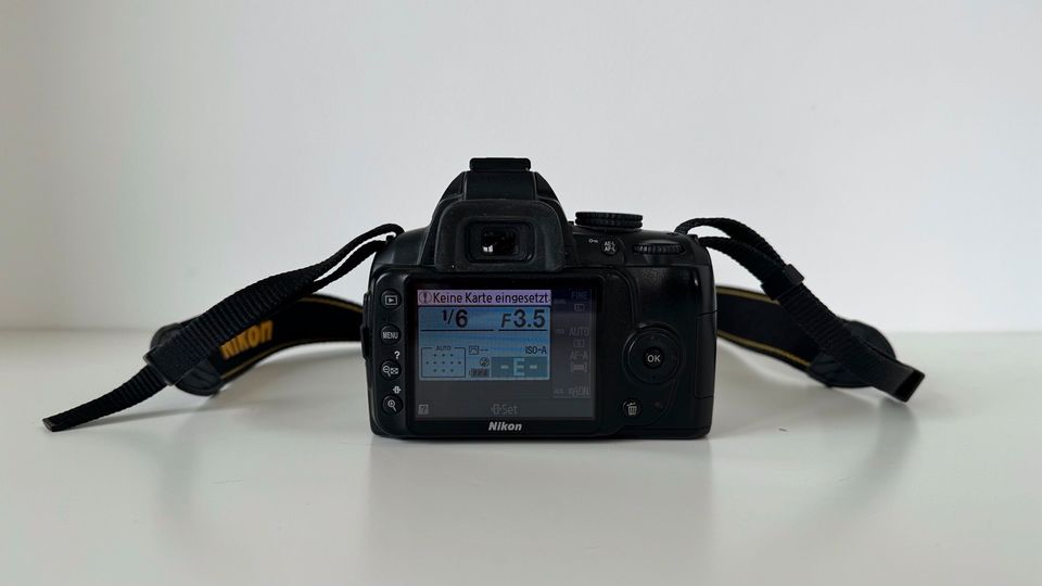 Nikon D3000 Spiegelreflexkamera mit Objektiv DX AF-S 18-55 Kamera in Dresden