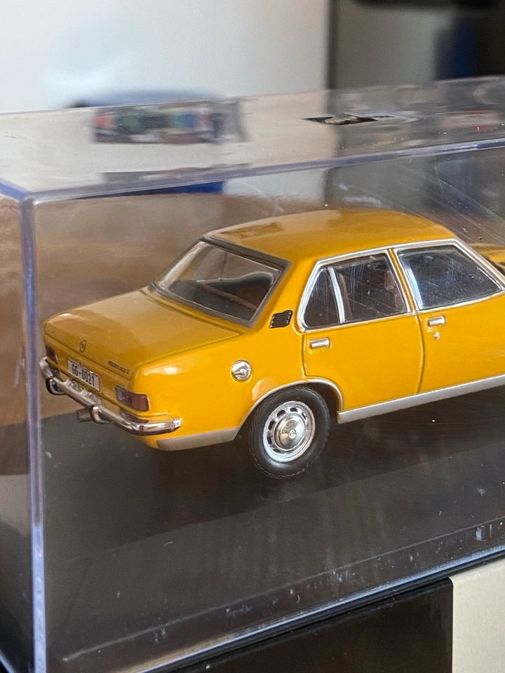 1/43 Whitebox Opel Rekord D Diesel gelb OVP in Krefeld