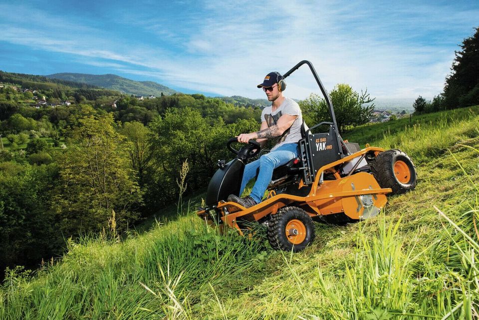 Aufsitzschlegelmäher AS 1040 YAK 4WD Schlegelmulcher Selbstfahrer in Dorfen