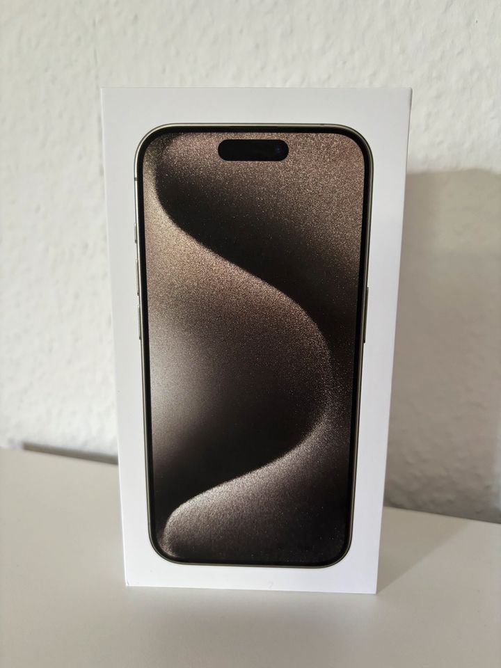 iPhone 15 pro 256 GB neu Natural titanium in Magdeburg