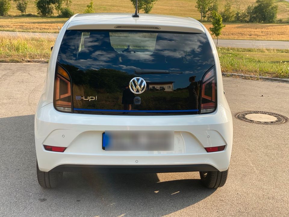 VW E-Up / Top Zustand / Top Ausstattung - Kamera, Tempomat etc. in Ortenburg