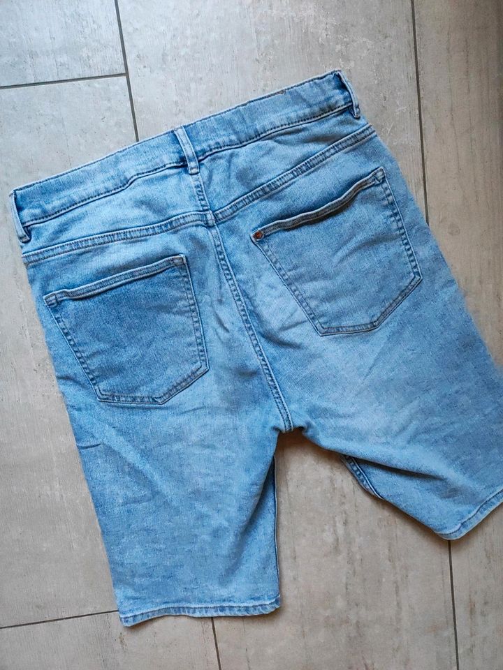 Slim fit Shorts blau kurze Jeans 164 in Elze