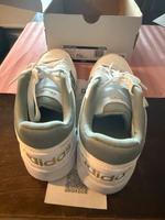 Adidas Damenschuhe Gr.42 Niedersachsen - Wilhelmshaven Vorschau