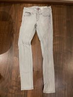 TOMMY HILFIGER Damen Jeans W26 L30 Skinny grau neuwertig Niedersachsen - Hemmingen Vorschau