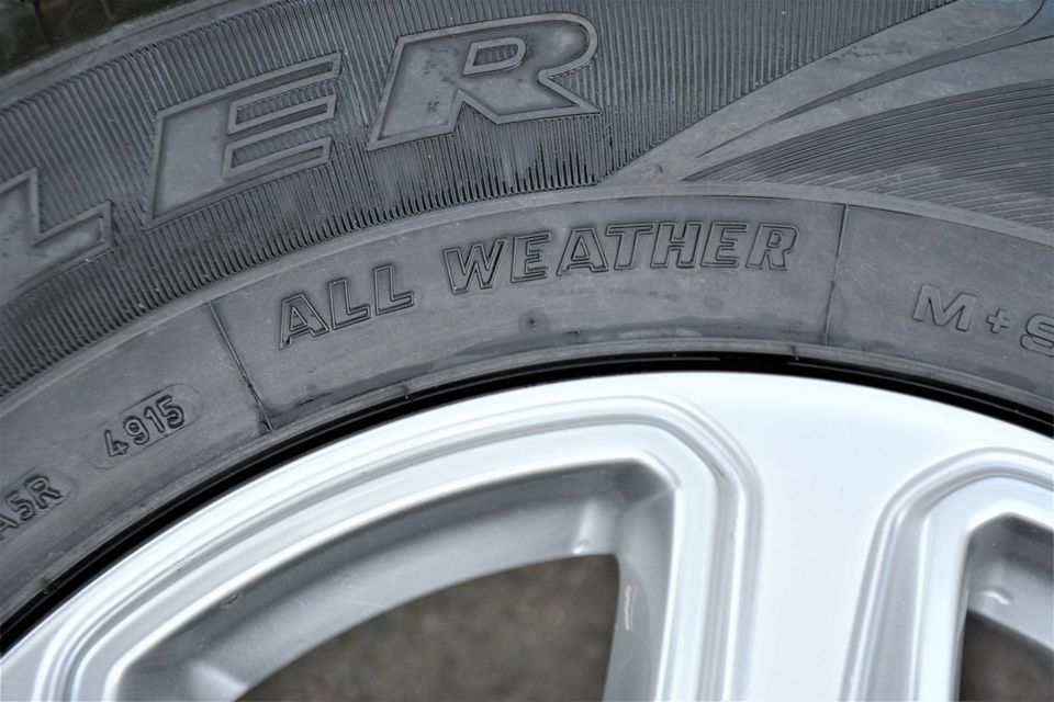 265-65-R17 M+S GOODYEAR WRANGLER FORD RANGER FELGE 8J x 17 ET55 in Hessisch Oldendorf