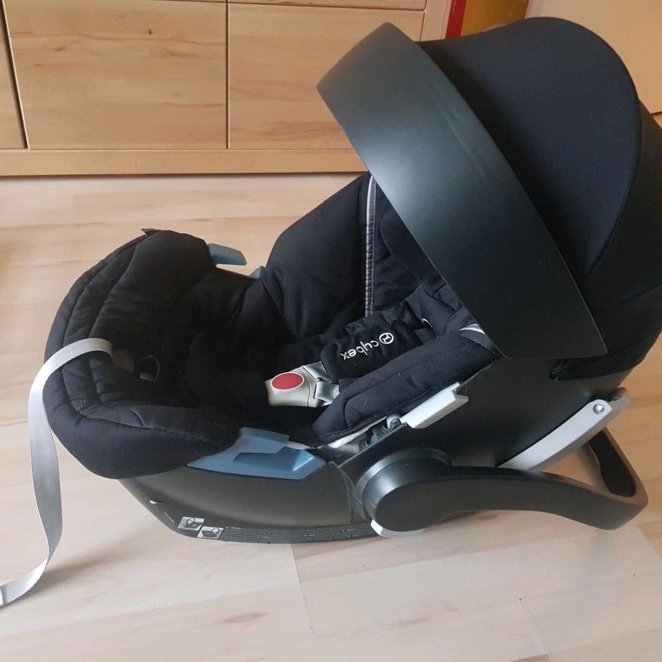 Cybex Babyschale und Basisstation (ATON 5 Gold und Base 2-fix) in Hamburg