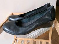 Tamaris Keilabsatz Pumps 42 schwarz Leder soft Sohle weich Nordrhein-Westfalen - Hamminkeln Vorschau