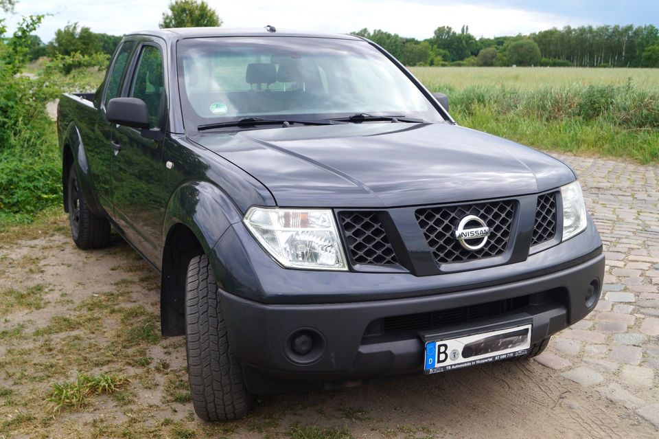 Nissan Navara Pickup KingCab LKW 4x4 AHK 3 to MwSt ausweisbar in Berlin