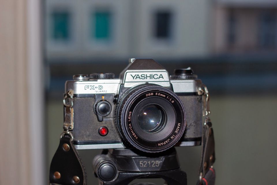 Analog Kamara Yashica FXD mit 50mm f/1:9/Zoom 35-105 f/3.5-4.5 in Berlin