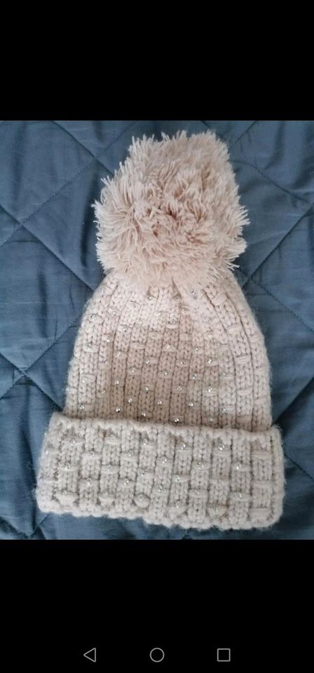 Hallhuber Mütze Beanie Bommel Beige Winter in Köln - Kalk | eBay  Kleinanzeigen ist jetzt Kleinanzeigen