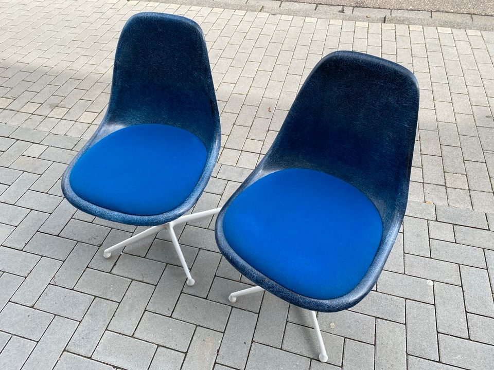 Herman Miller Eames Sidechair laFonda Fiberglas Blau Vitra in Bruchsal