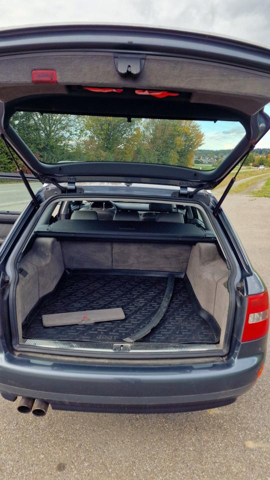 Audi A6 Avant 2.4 V6 (C5), 170 PS, 2002, 133.000 km, Vollleder gr in Biberach an der Riß