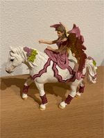 SCHLEICH Bayala Pferd 70519 Feya in festlicher Kleidung reitend Bayern - Haldenwang i. Allgäu Vorschau