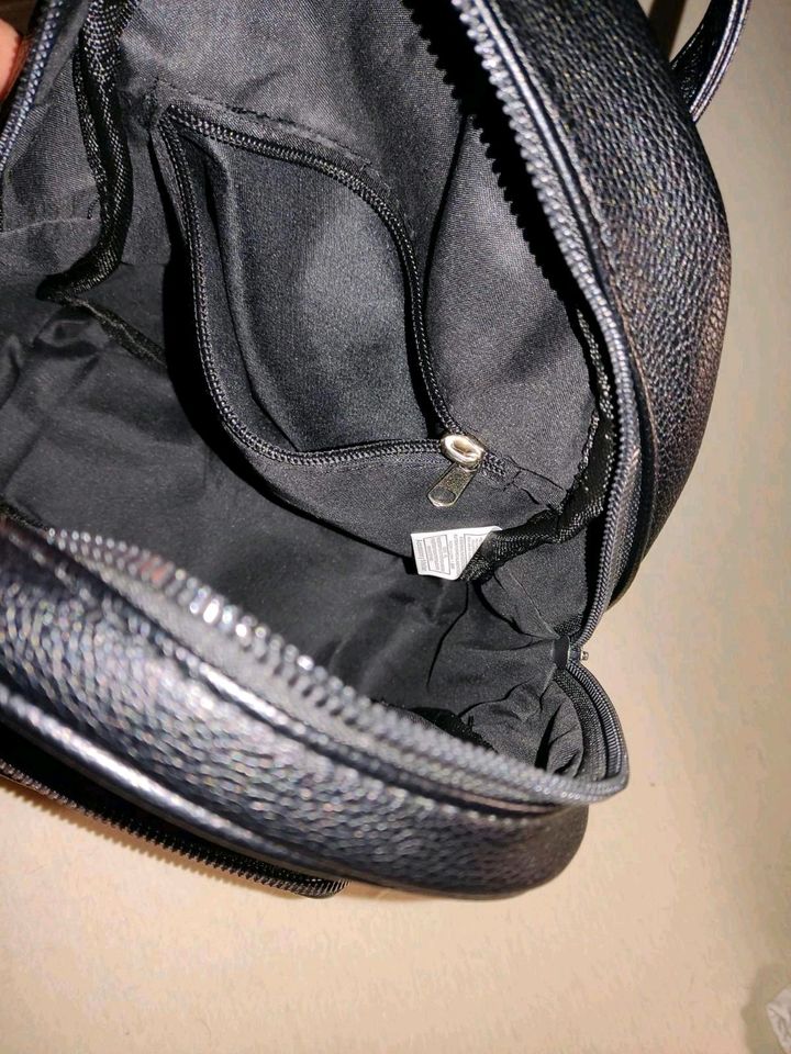 Rucksack NEU MIT ETIKETT "Kunstleder" in Berlin