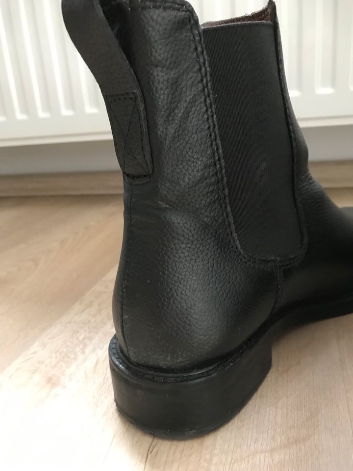 H&M Chelseaboots aus Leder in Dortmund